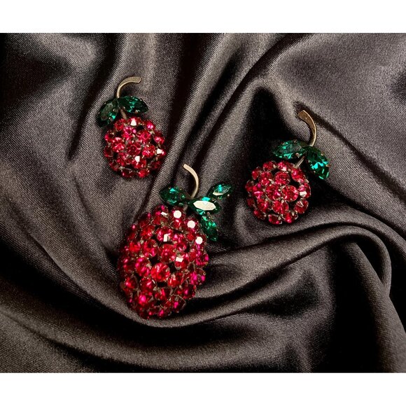 Vintage Made in Austria Red Strawberry Fruits Crystals Jewelry Set - Picture 1 of 5